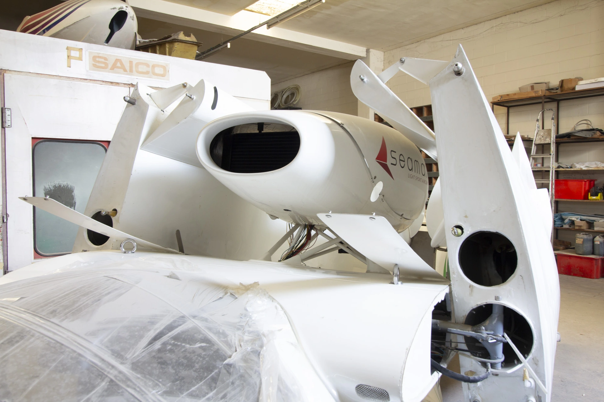 Seamax M-22 with folding wings – new
