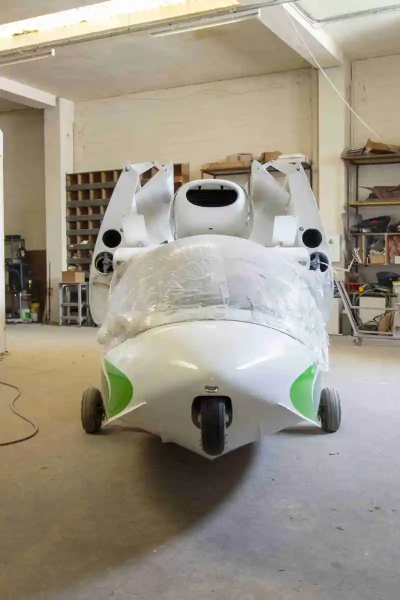 Seamax M-22 with folding wings – new